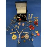 Contents to tub - assorted costume jewellery including a pair of sterling silver and pink enamel
