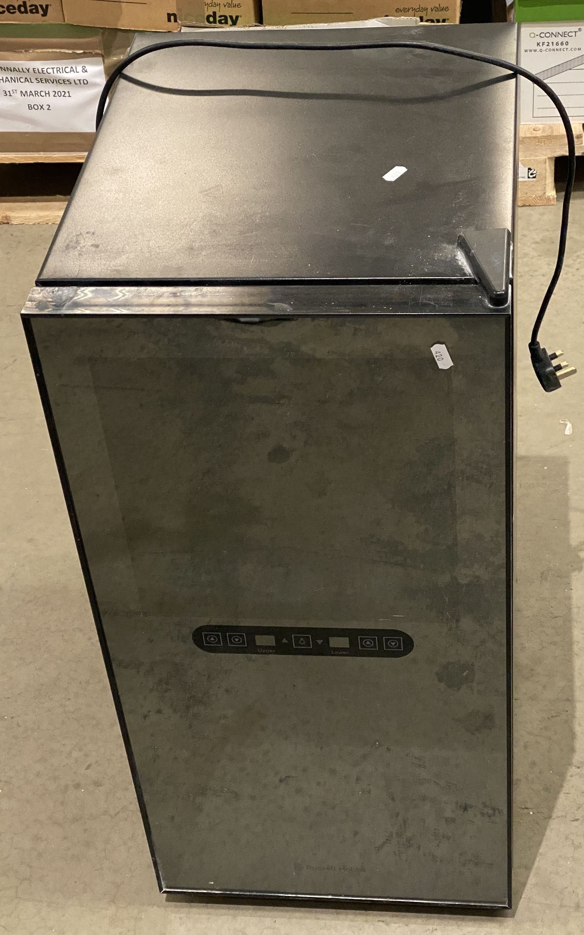 Russell Hobbs RH32DZWC1 Thermoelectric cooler bottle fridge (saleroom location: rear area fire - Image 2 of 4