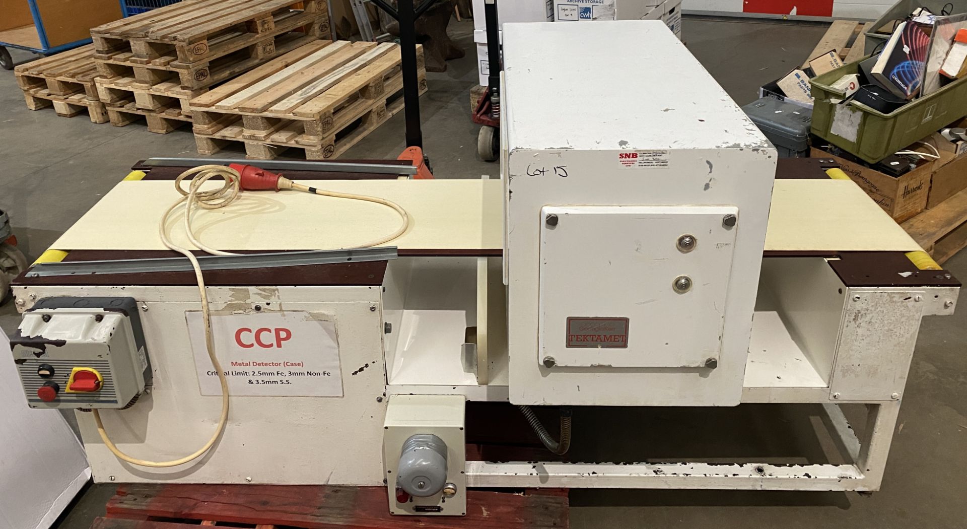 Goring Kerr Tektamet CCP conveyor fed metal detector unit - Last calibrated 24/06/22 - roller width