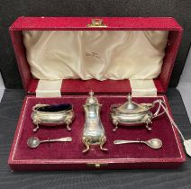 Silver [hallmarked] cruet set in fitted case by Walker & Hall, Sheffield, 1959,