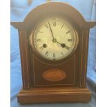 Mahogany cased mantel clock with inlay complete with key and pendulum (saleroom location: S3QC06)