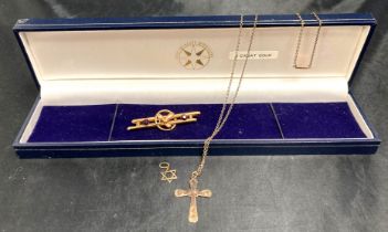 Three 9ct [stamped] items and one unmarked item - a 9ct antique gold chain (20" long),