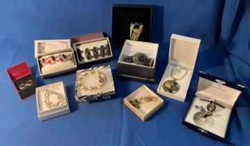 Contents to tray - boxed costume jewellery including bracelets, enamelled pieces, a charm bracelet,