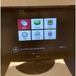 LG TV 32" TV model: 32LG3000-ZA (240v) with remote (saleroom location: PO)