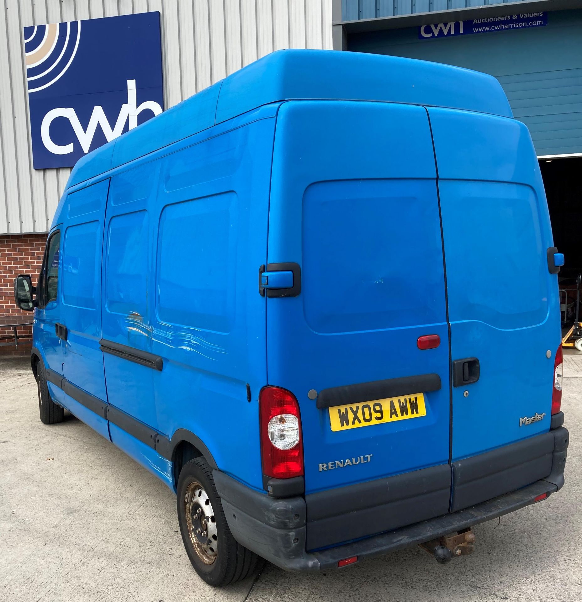 RENAULT 2464cc MASTER DCI 120 3500kg HIGH ROOF PANEL VAN - Diesel - Blue. - Image 4 of 13