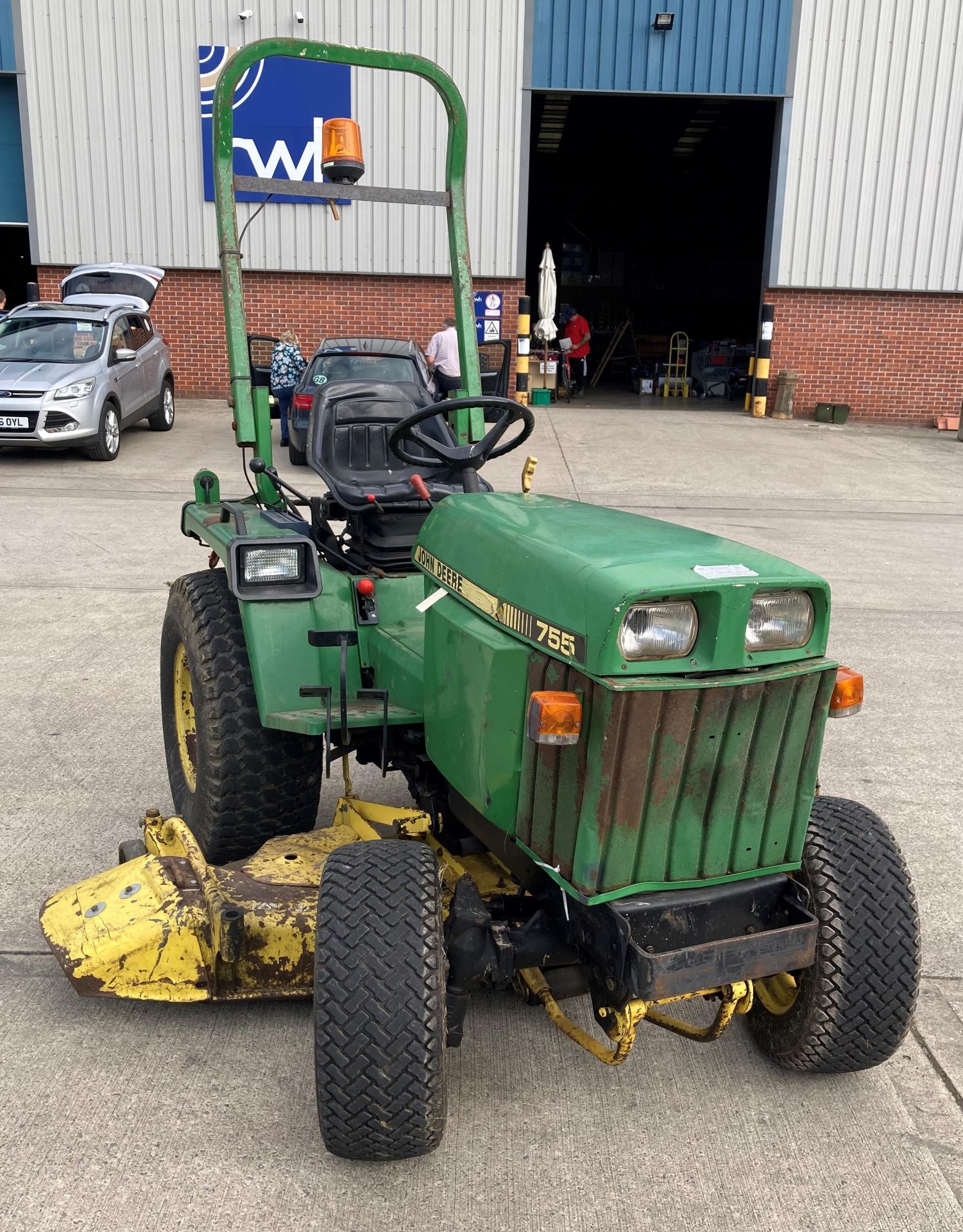 JOHN DEERE 755 HYDROSTATIC 4X4 TWIN PTO TRACTOR/GRASS CUTTER - three point linkage. - Image 8 of 13