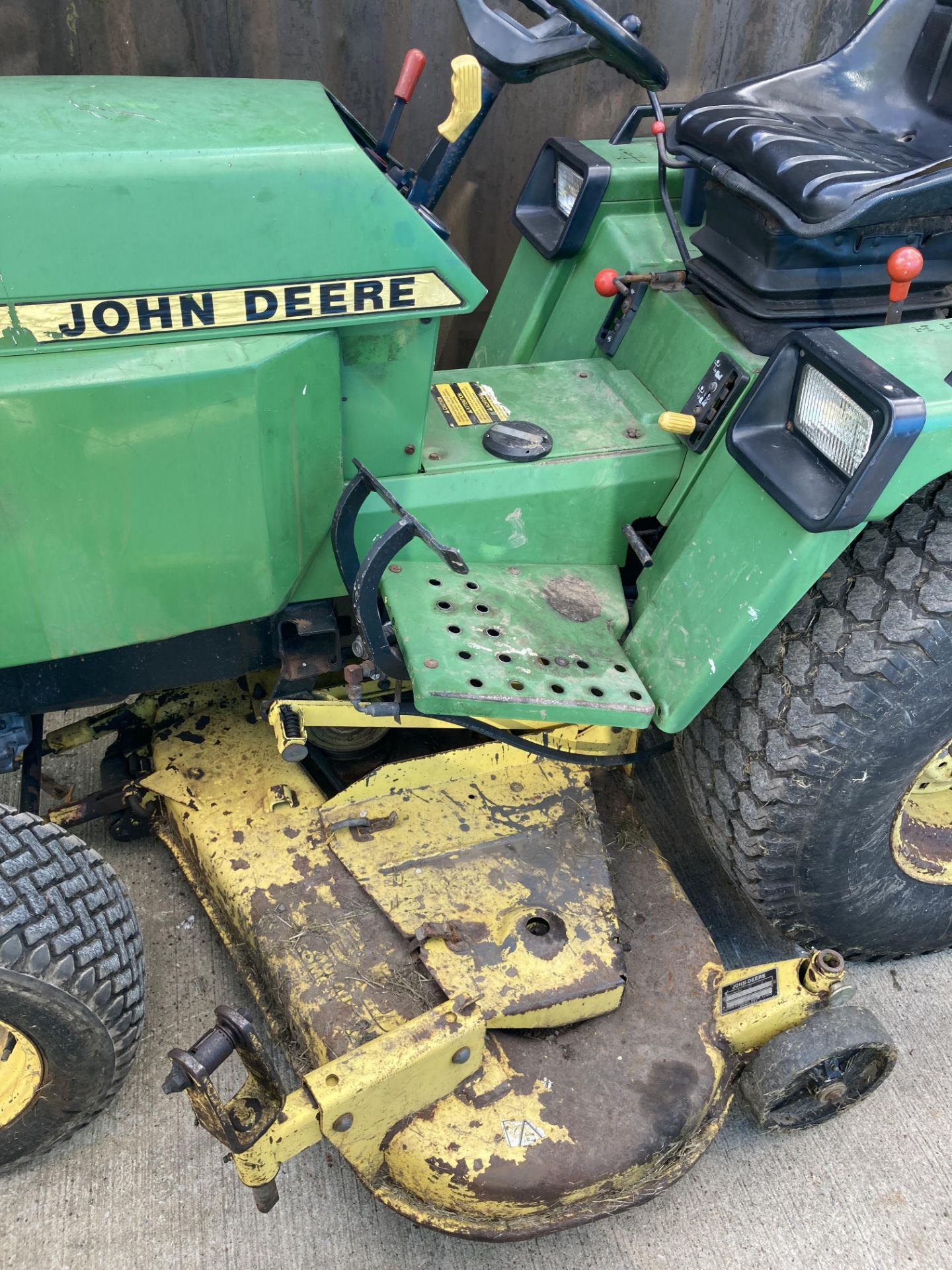 JOHN DEERE 755 HYDROSTATIC 4X4 TWIN PTO TRACTOR/GRASS CUTTER - three point linkage. - Image 3 of 13