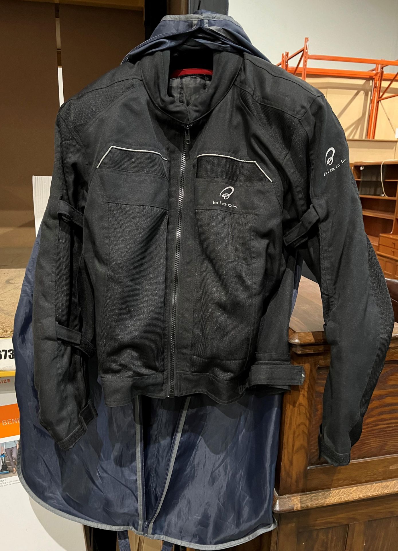Used off road/quad clothing including a Spartan fabric jacket, size XL, and salopettes, size XL, - Bild 6 aus 7