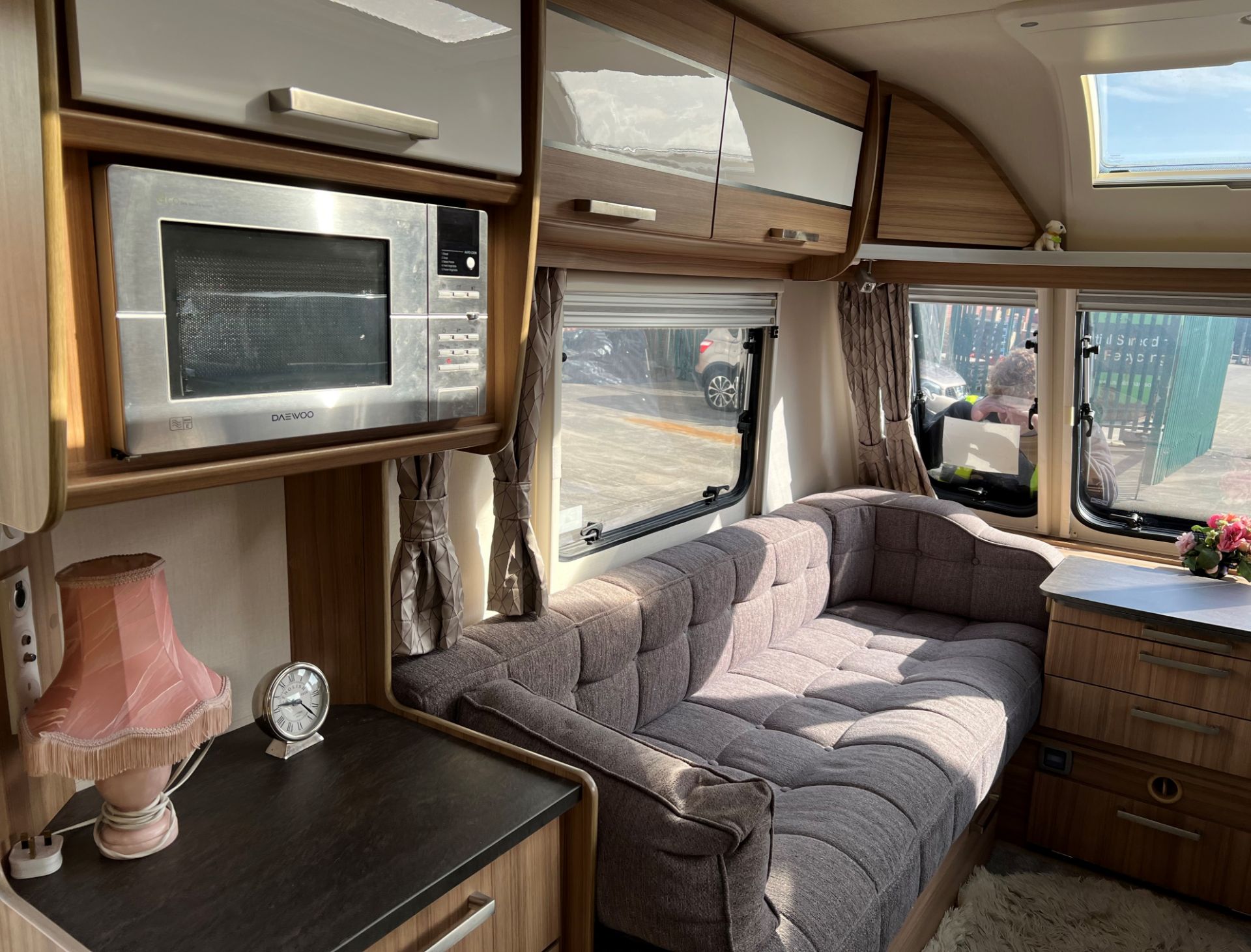 LUNAR STELLAR TWO BERTH TOURING CARAVAN (2017) - Cream - Light wood fittings and beige upholstery. - Image 8 of 35