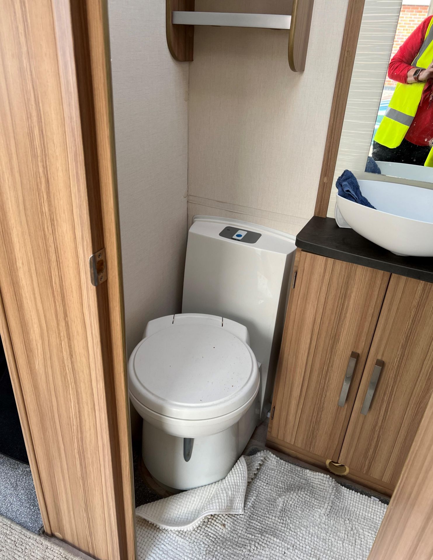 LUNAR STELLAR TWO BERTH TOURING CARAVAN (2017) - Cream - Light wood fittings and beige upholstery. - Image 19 of 35