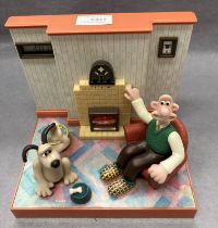 A Wesco Wallace & Gromit battery operated radio (saleroom location: S3 counter)