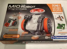 The Mio Robot self-build programmable robot by Technologic Clementoni (saleroom location: S1 T1)