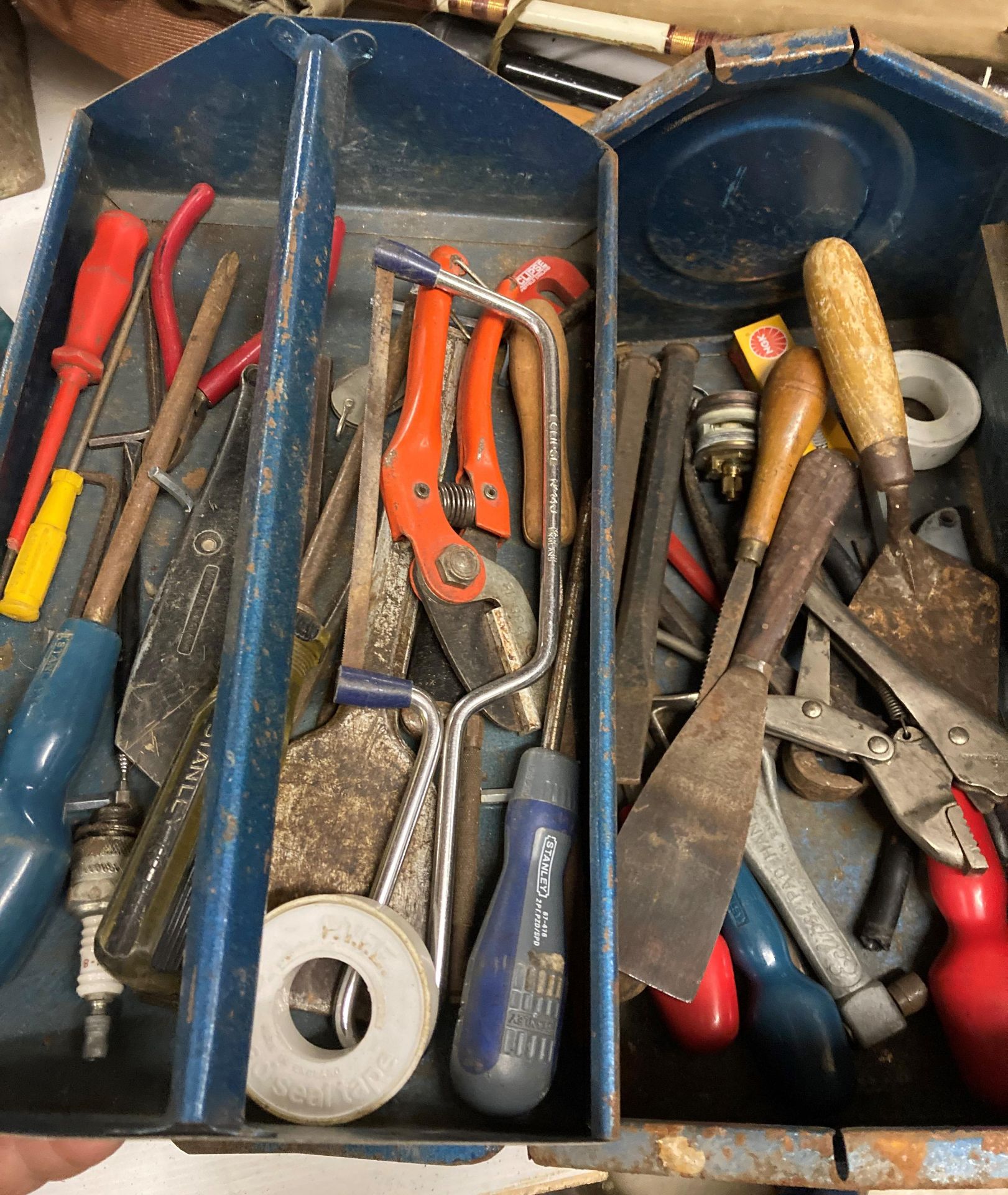 Contents to part of rack - two metal tool boxes and assorted hand tools, box saw, bit and brace, - Image 2 of 5