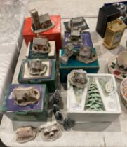 A collection of eleven Lilliput Lane Christmas Collection and other miniature buildings (some
