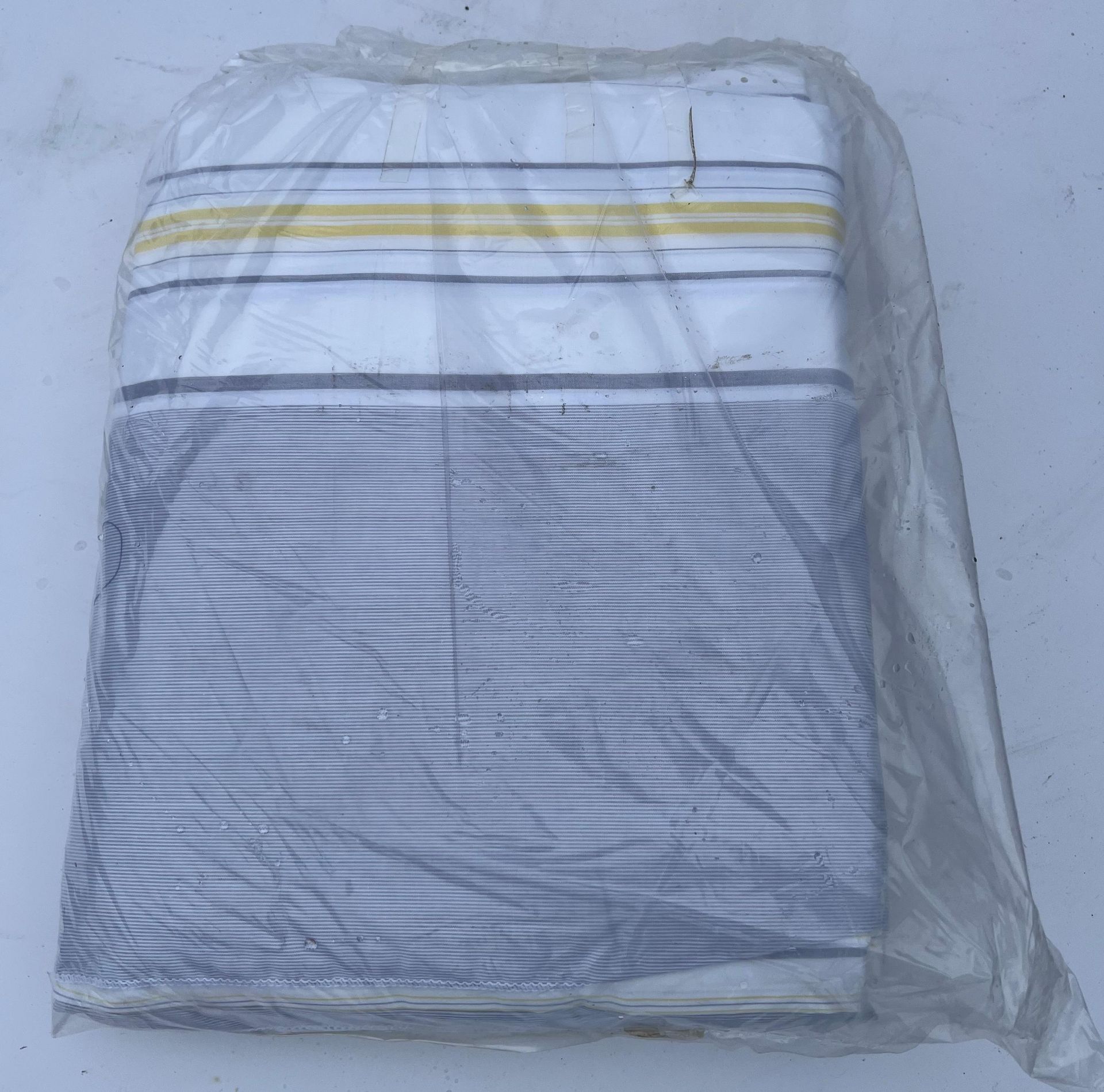 250 x new luxury king size duvet covers, RRP £12.