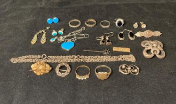 Contents to bag - assorted Sterling Silver 925 items including vintage brooches, rings, earrings,