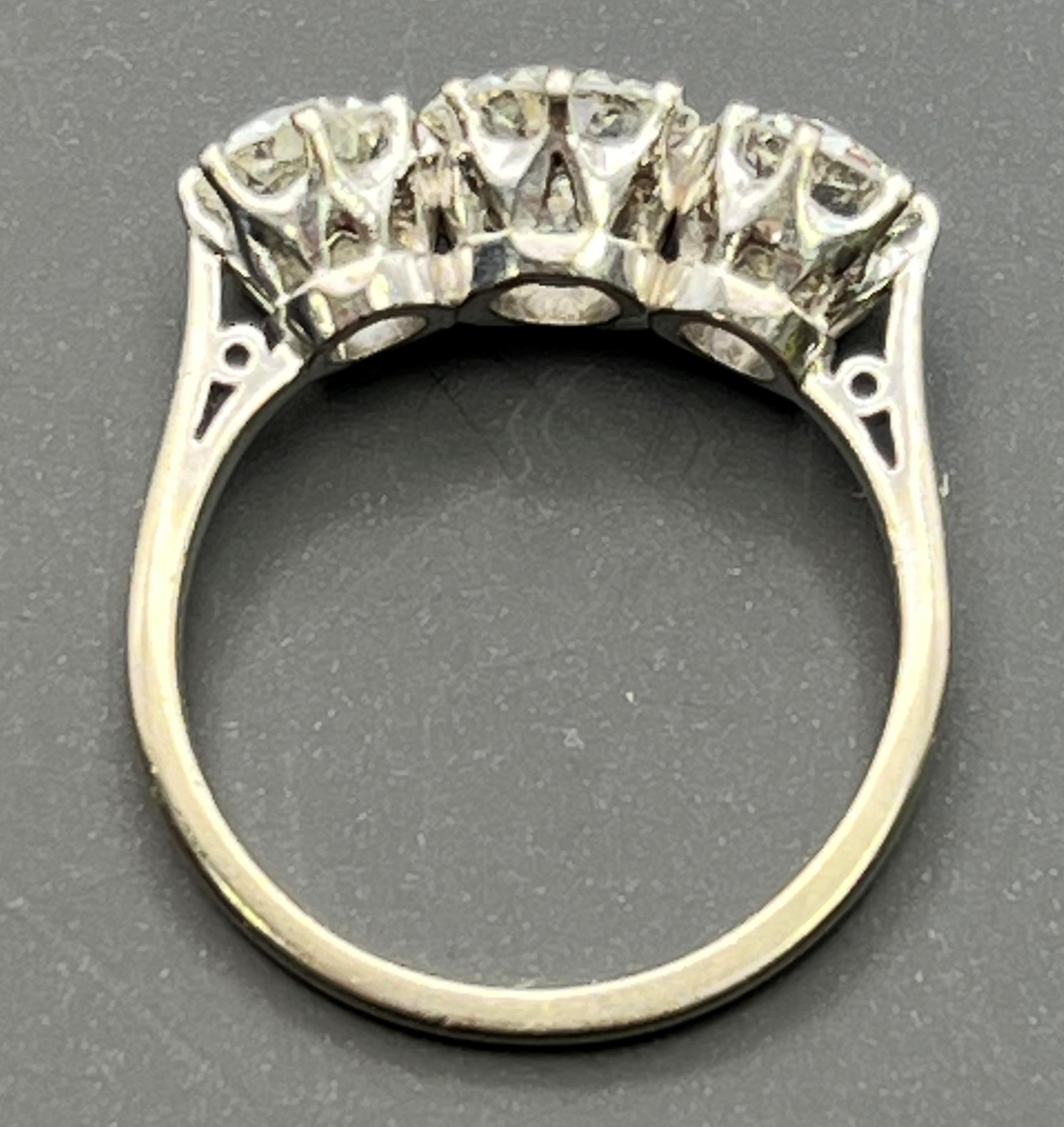 18ct white gold (750) and platinum three-stone diamond ring (stones tested). - Image 7 of 24