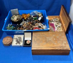 Contents to tray and box - large quantity of assorted costume jewellery including SPK pin badge,