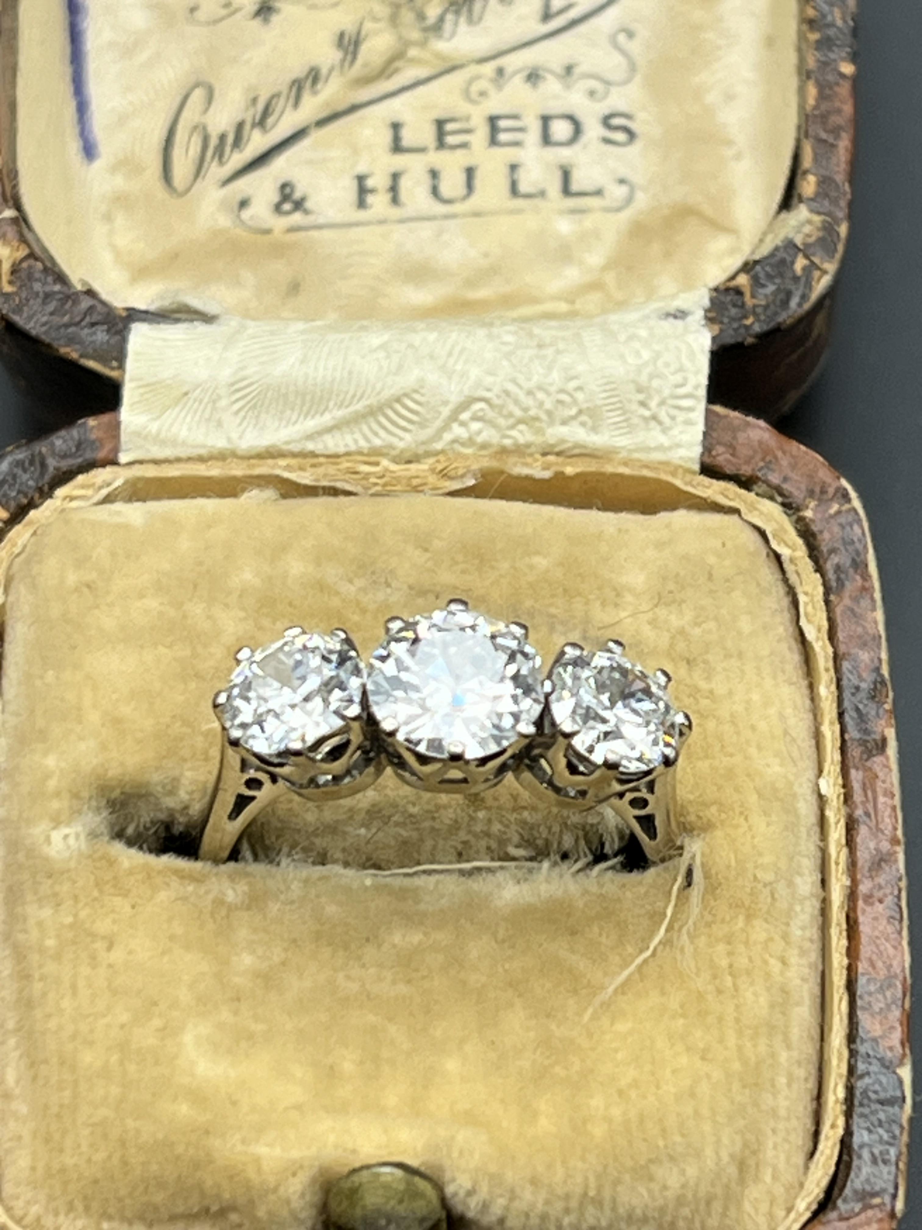 18ct white gold (750) and platinum three-stone diamond ring (stones tested). - Image 9 of 24