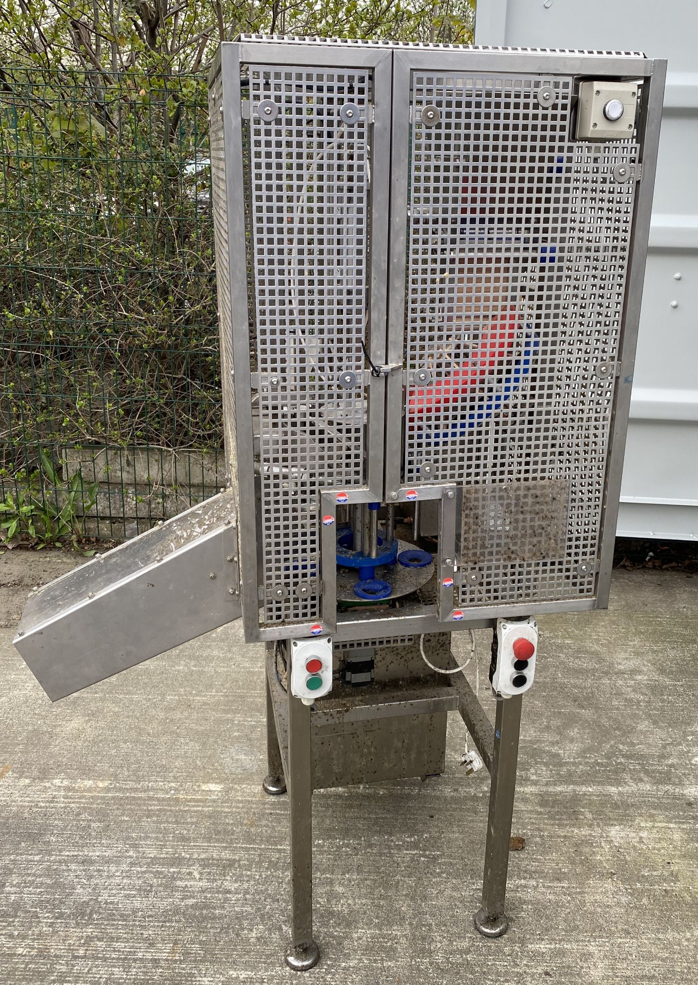 STAINLESS STEEL APPLE SPIKING MACHINE, approximately 1m x 650mm x 1. - Image 2 of 4