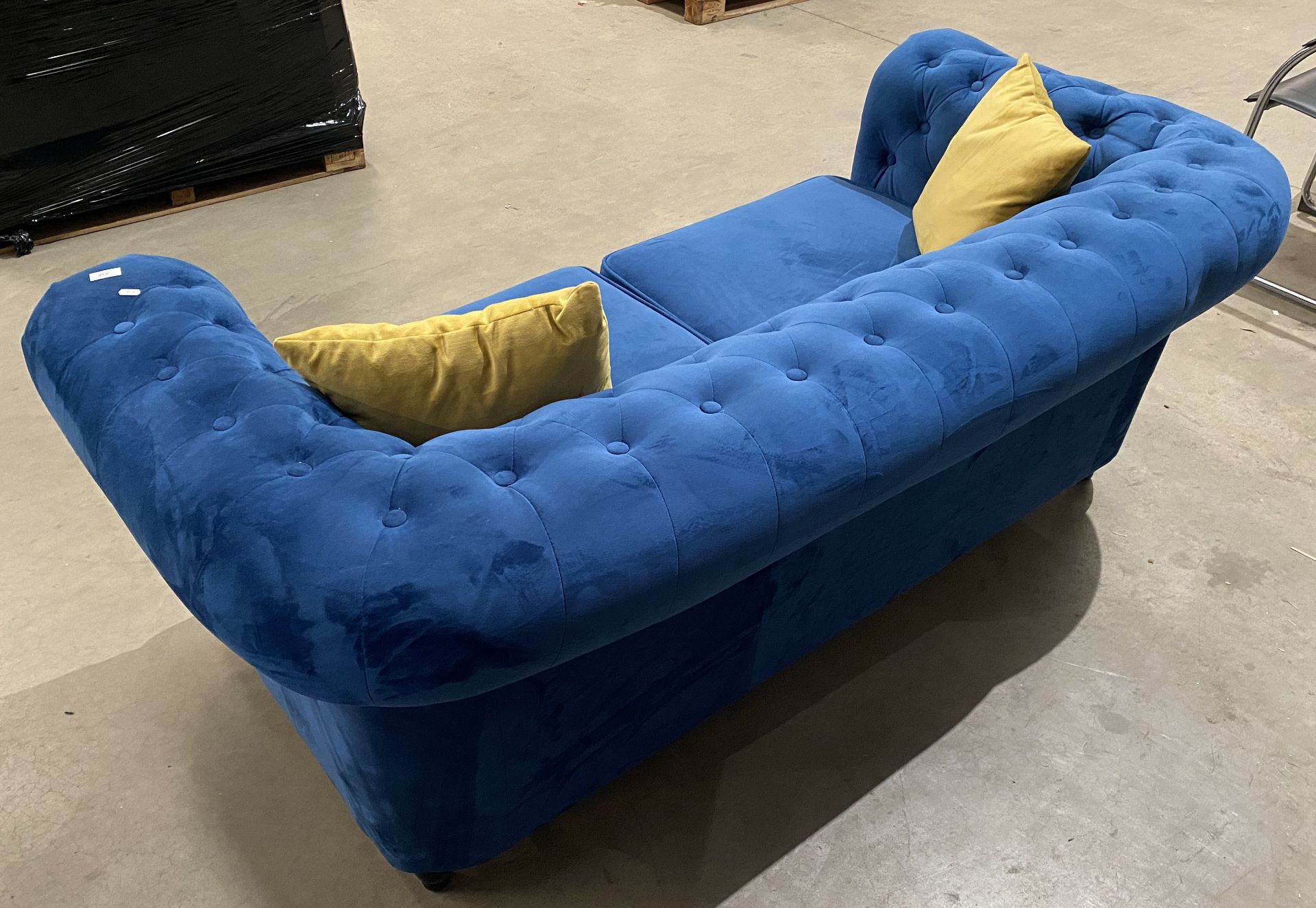Blue upholstered button-backed Chesterfield style 2-seater sofa complete with cushions (saleroom - Image 8 of 11