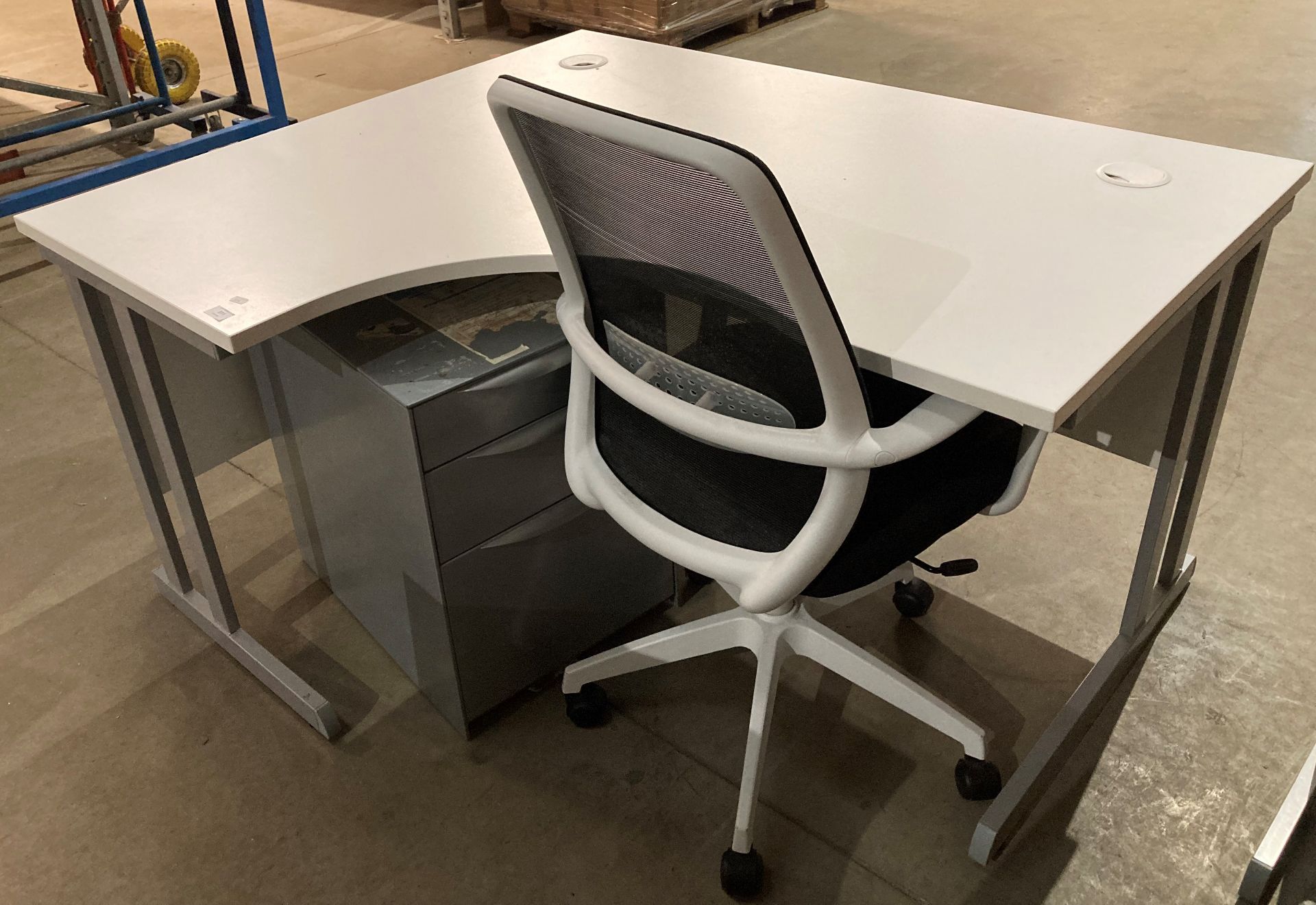 White melamine curved-front office desk (140cm x 120cm) c/w grey three-drawer pedestal and mesh