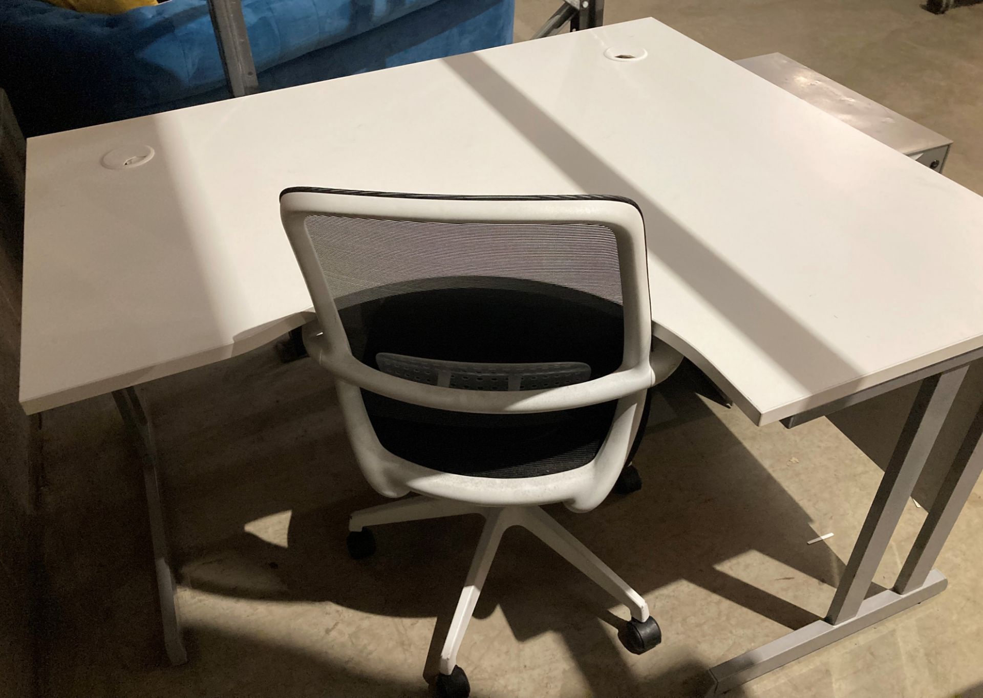 White melamine curved-front office desk (140cm x 120cm) c/w grey three-drawer pedestal and mesh