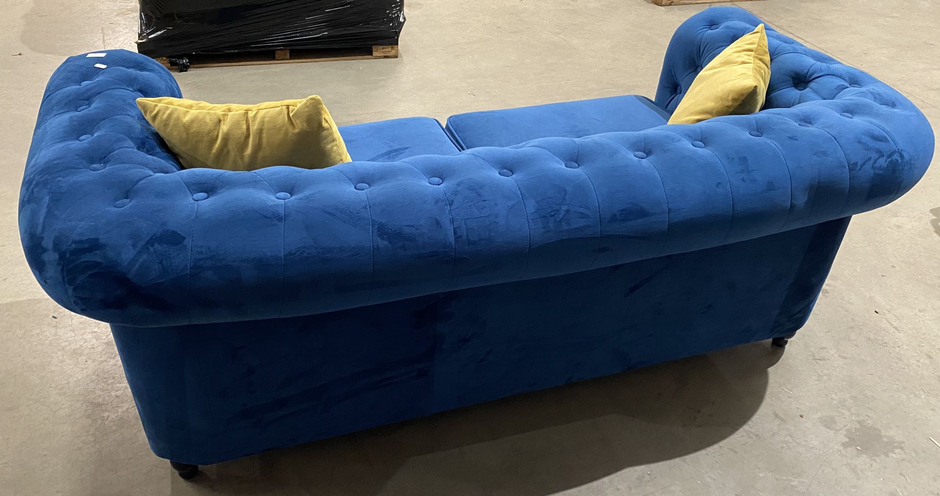 Blue upholstered button-backed Chesterfield style 2-seater sofa complete with cushions (saleroom - Image 10 of 11