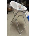 SHNUGGLE BABY SAFETY BATH ON FOLDING STAND WHITE/GREY NEW UNUSED RRP £52 (Saleroom location: F11)