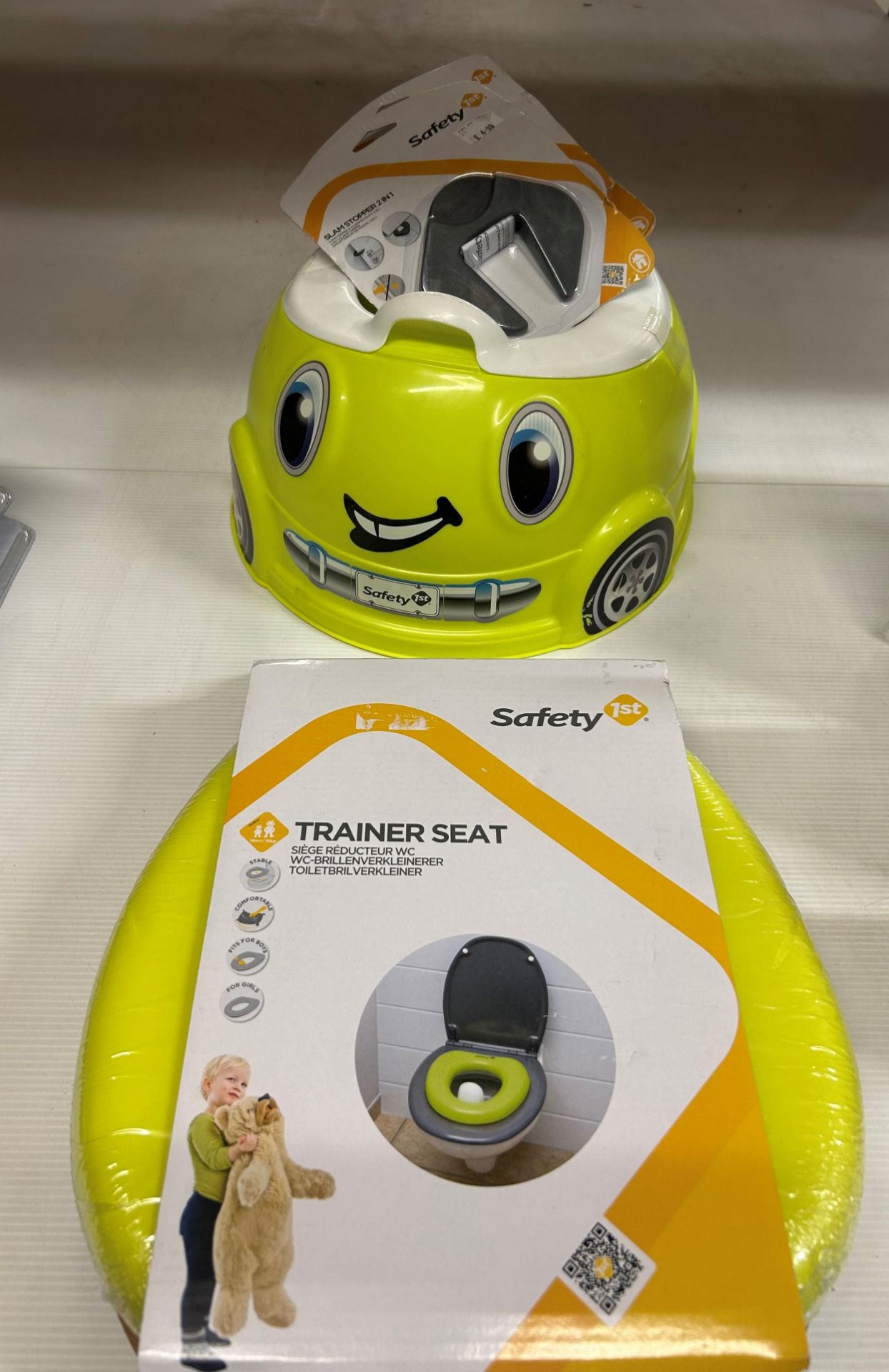 BRAND NEW SAFETY 1ST BUNDLE INC POTTY TRAINING SEAT AND SLAM STOPPERS (Saleroom location: F13)