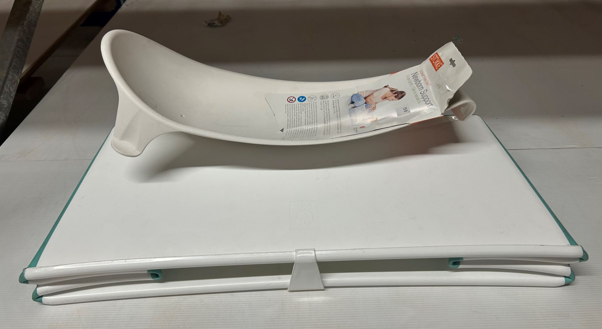 STOKKE FOLDING BABY BATH WITH STOKKE NEW BORN BATH SUPPORT RRP £50 (Saleroom location: F12) - Image 2 of 4