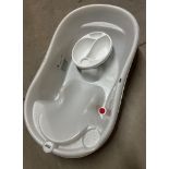 MAMAS AND PAPAS MOULDED SAFETY BABY BATH WITH TOP AND TAIL BOWL NEW UNUSED RRP £38 (Saleroom