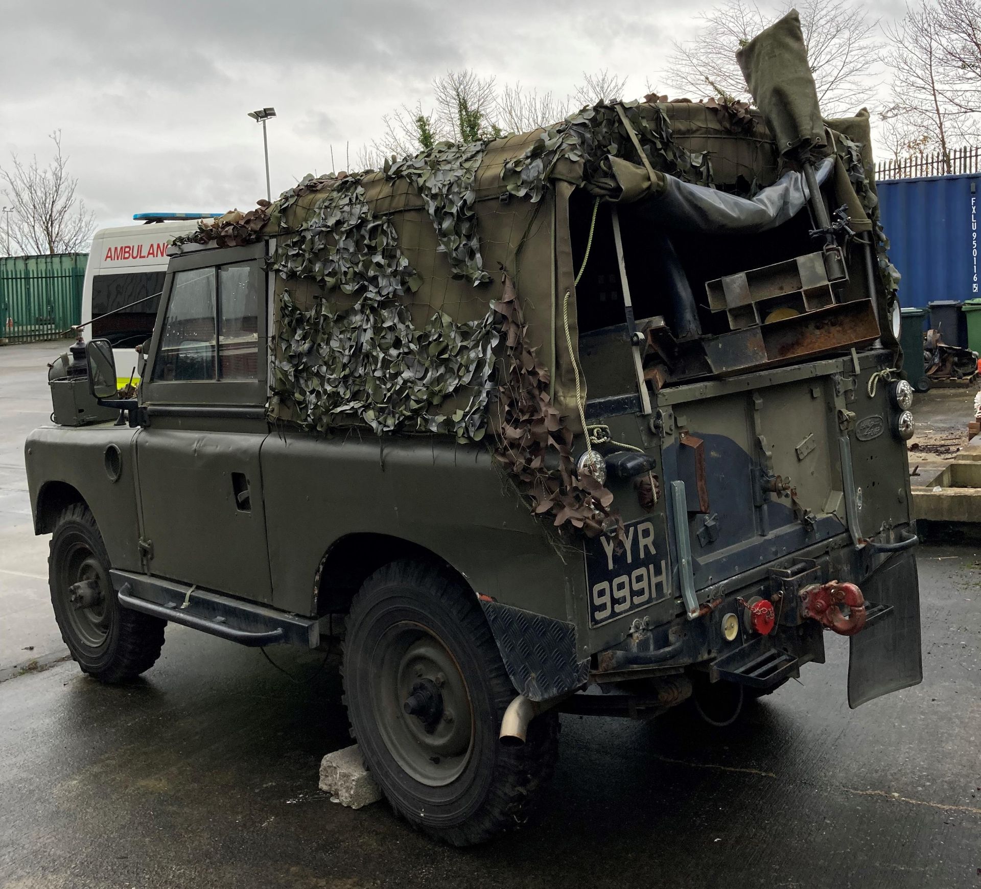 LAND ROVER LIGHT 4X4 UTILITY 2500cc - Diesel - Camouflage. - Image 4 of 9