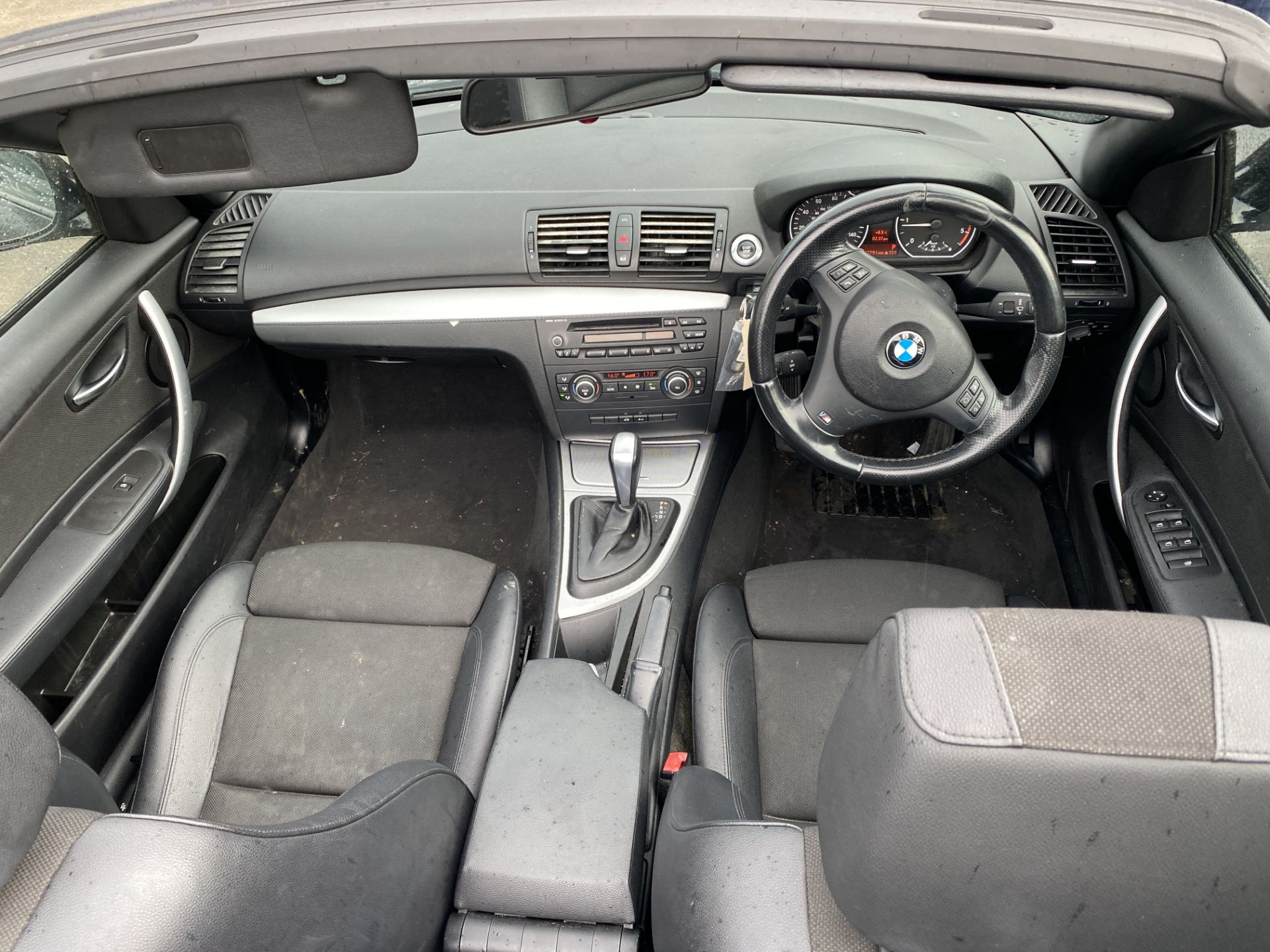 BMW 118D M SPORT AUTO CONVERTIBLE - 6 Speed Auto - Diesel - Black. Registration No. - Image 32 of 33