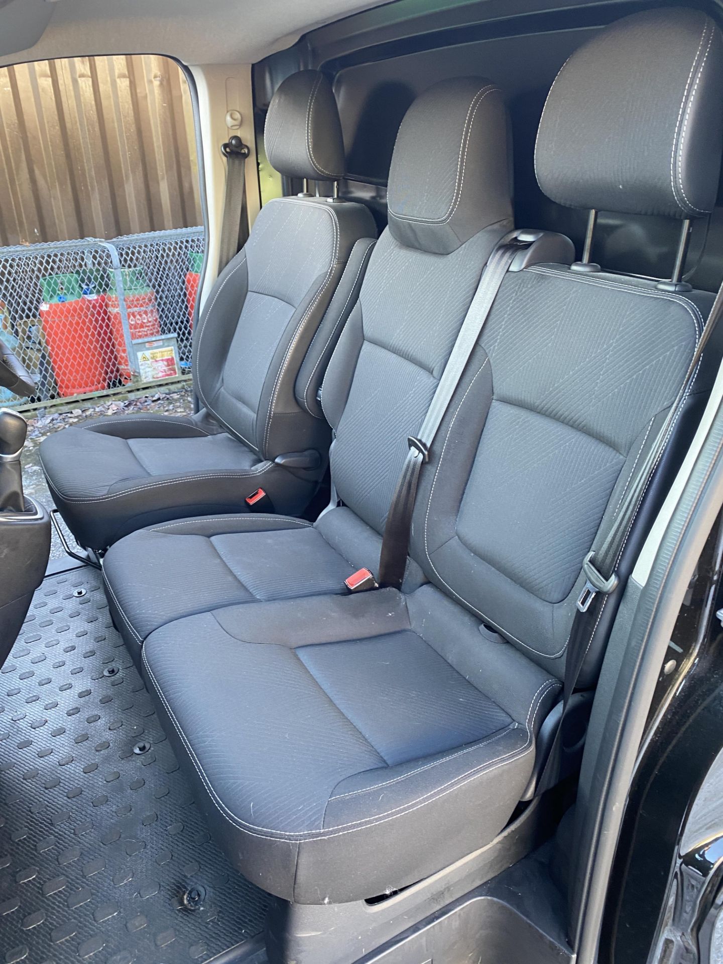 RENAULT TRAFIC LL30BLK ED ENGY D PANEL VAN - AUTOMATIC - Diesel - Black. - Image 18 of 45