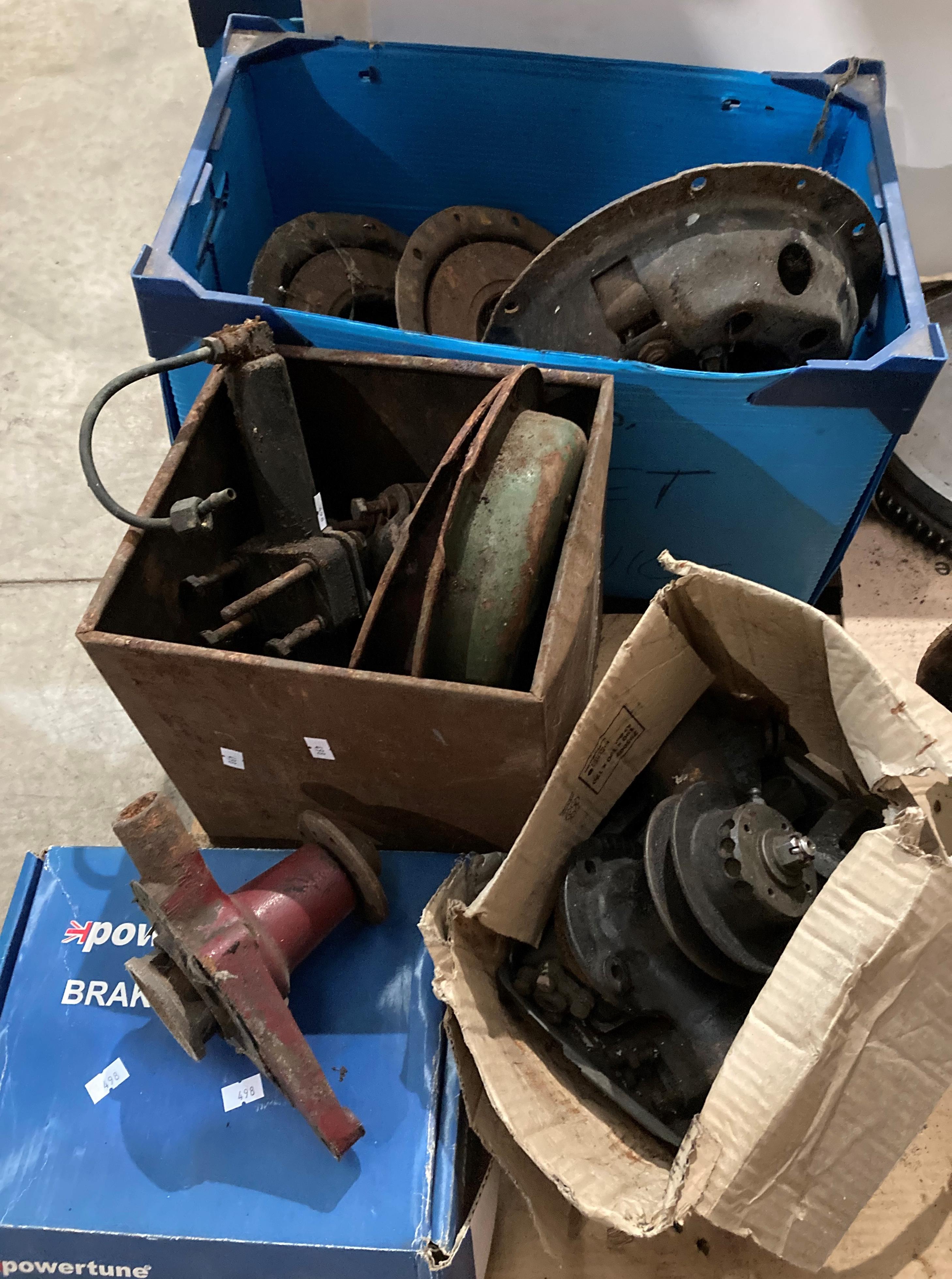 Contents to pallet - a 1500 MG (possibly for a VA Touer) rare engine and assorted engine parts - Image 7 of 7