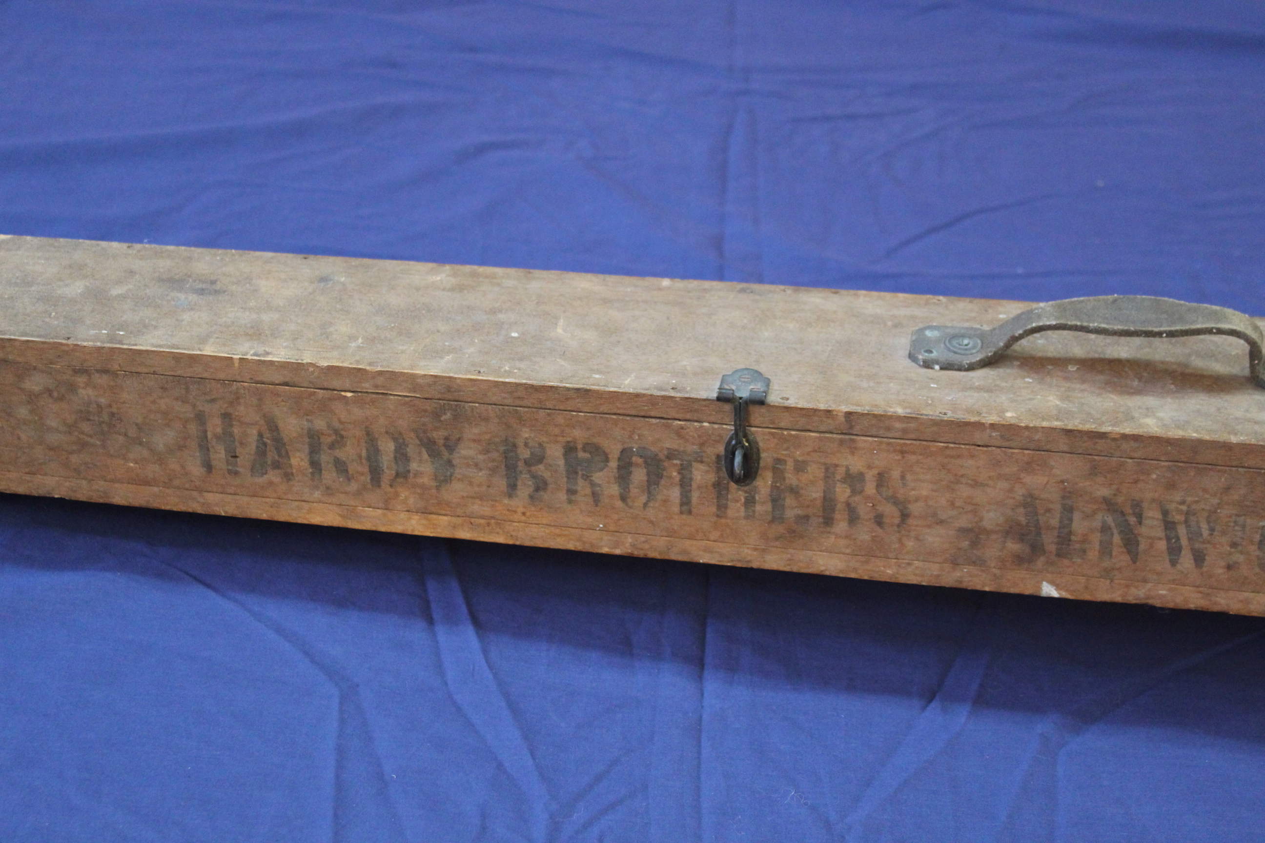 A Hardy wooden carry case 5' 5 1/2" long, stamped Hardy Brothers, Alnwick, - Image 2 of 3