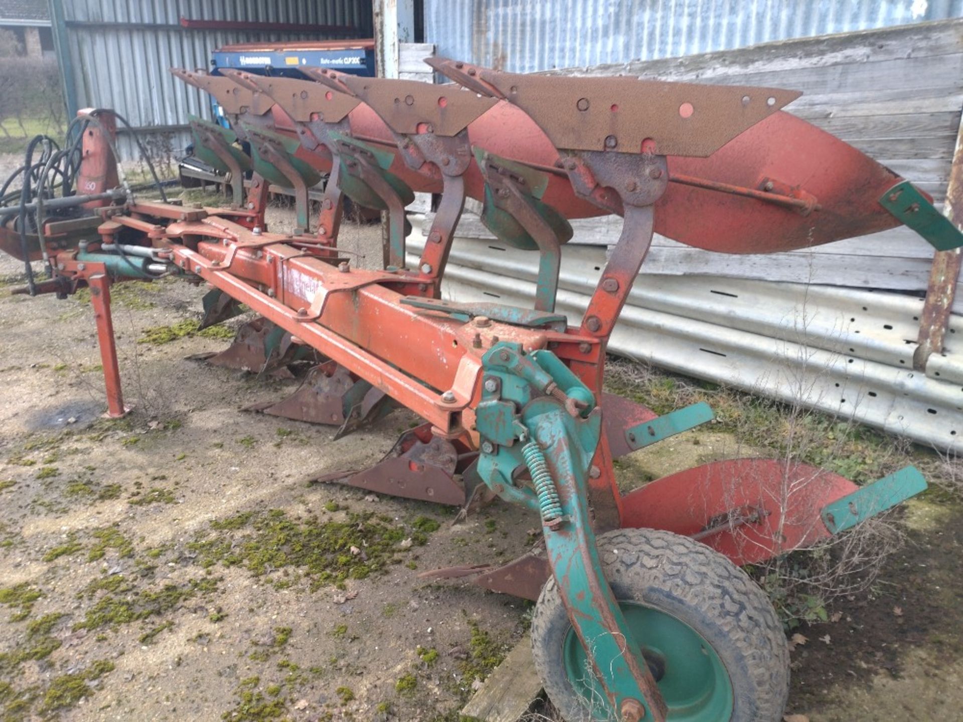 Kverneland 4 furrow reversible LB85 plough - Image 2 of 3