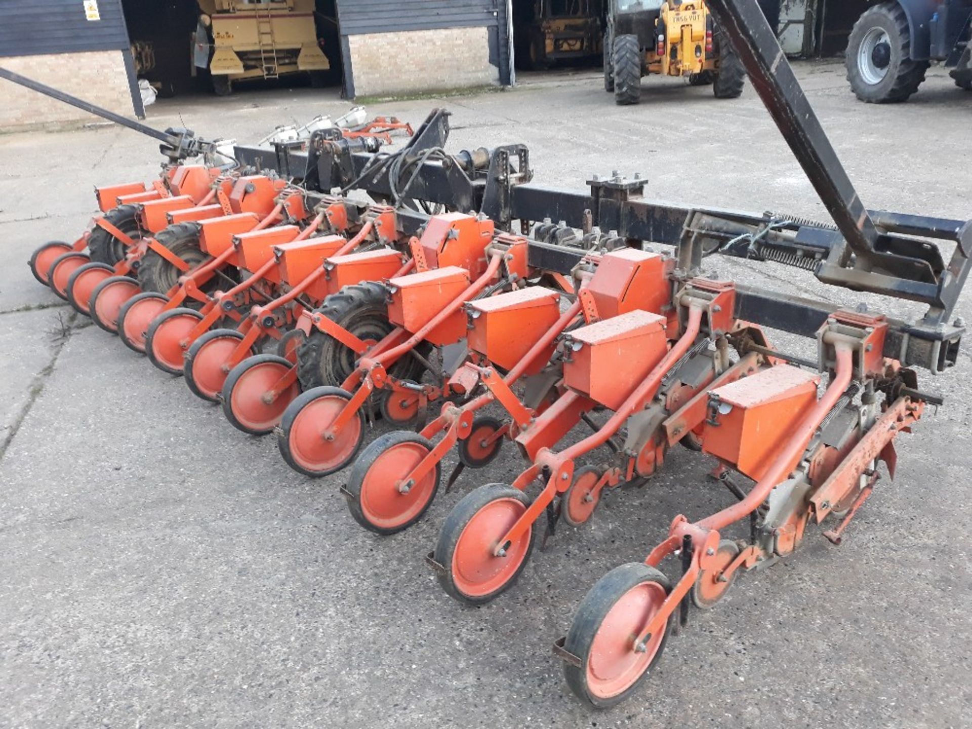 Stanhay beet drill 12 row model 590,hydraulic fold, tungsten tip counters,