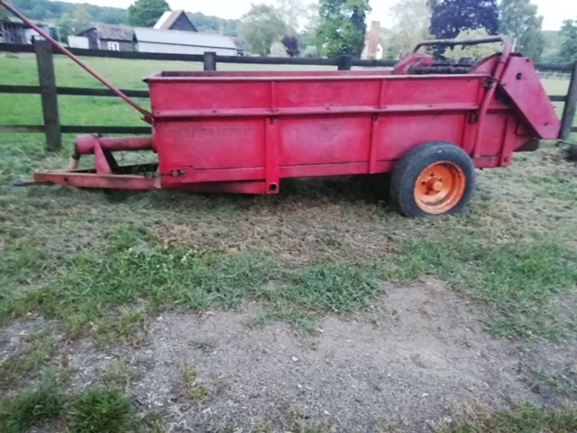 Massey Ferguson muck spreader 19