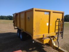 Gull 10T grain trailer with Super singles tyres and automatic tailgate