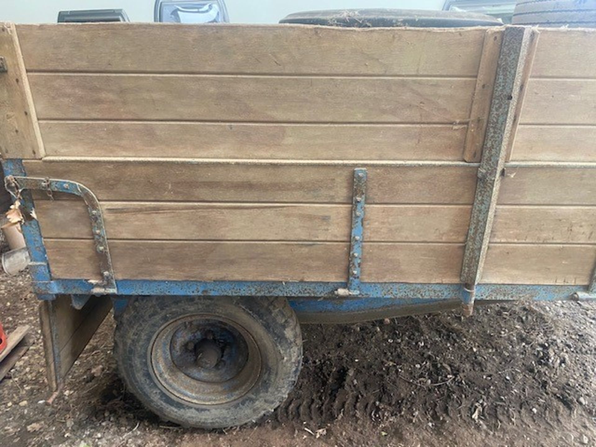 3-4 ton Tye tipping trailer in lovely original condition, - Image 2 of 7