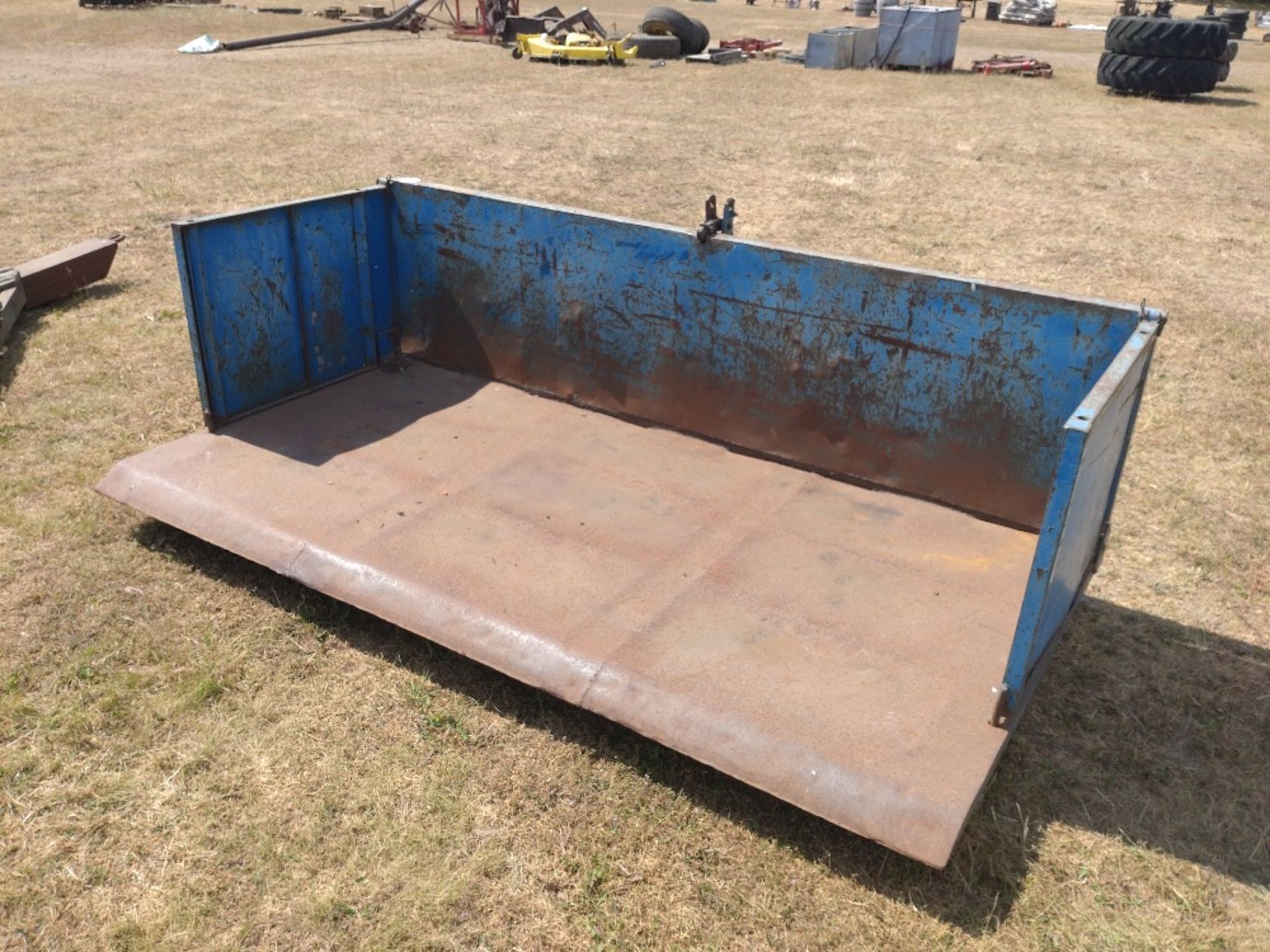 8ft Wide 3pt linkage transport box