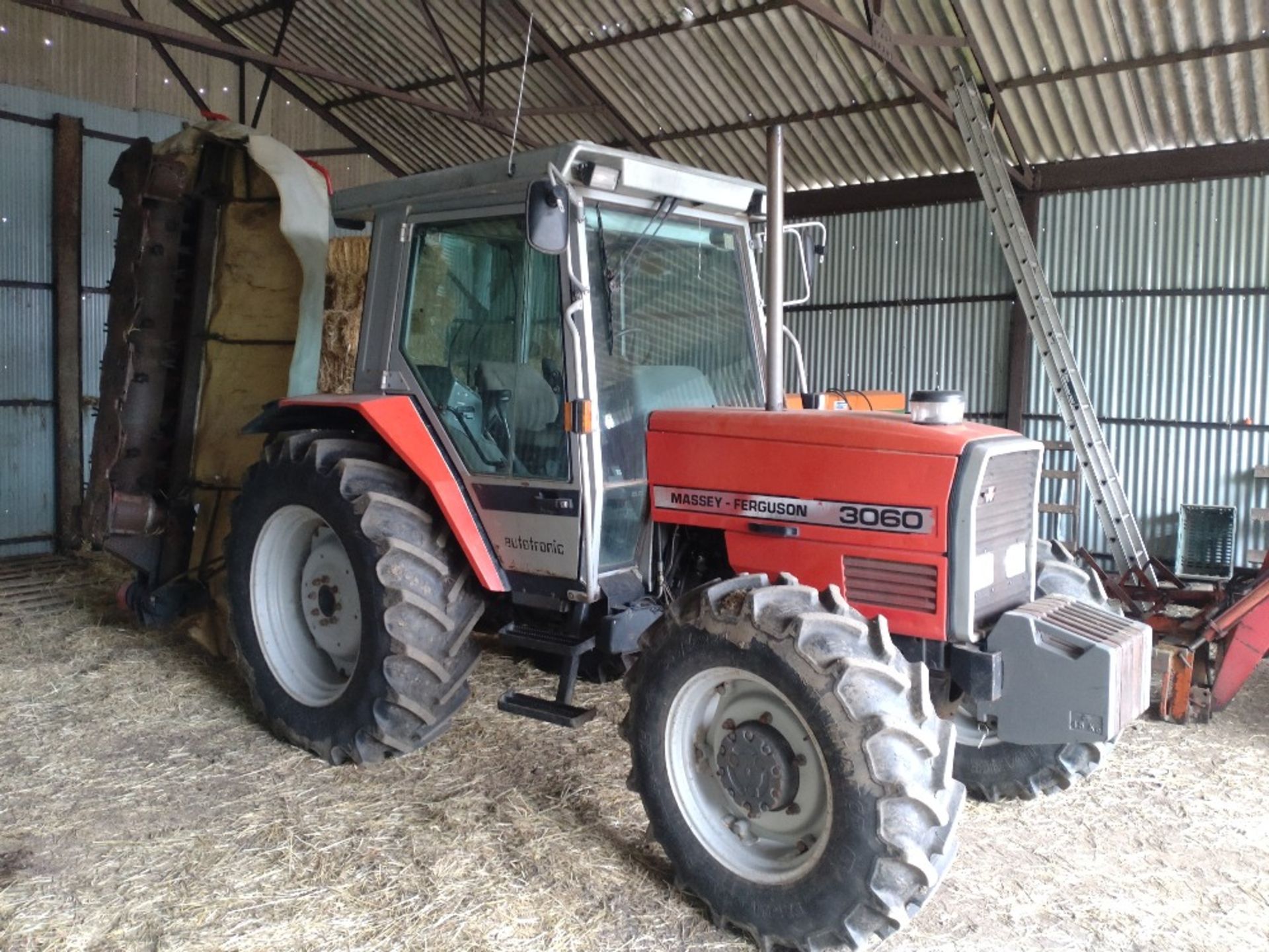 MF3060 4wd Autotronic, Reg H940 WHH, all new tyres, creep gear box, approx 8, - Image 2 of 12