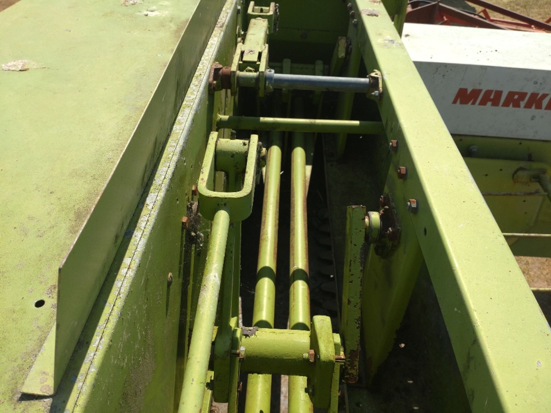 Claas Markant 55 Baler, hydraulic pick up, brackets for using and road tow flat 8 sledge, - Image 5 of 5