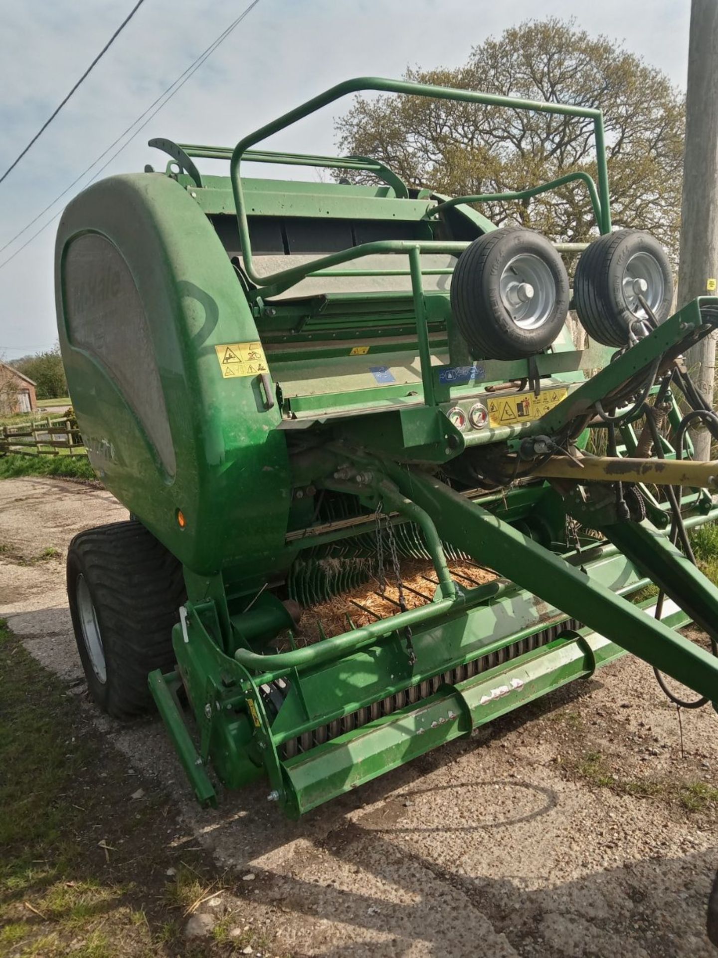 2018 McHale baler V660 with blades, very good condition, low bale count.