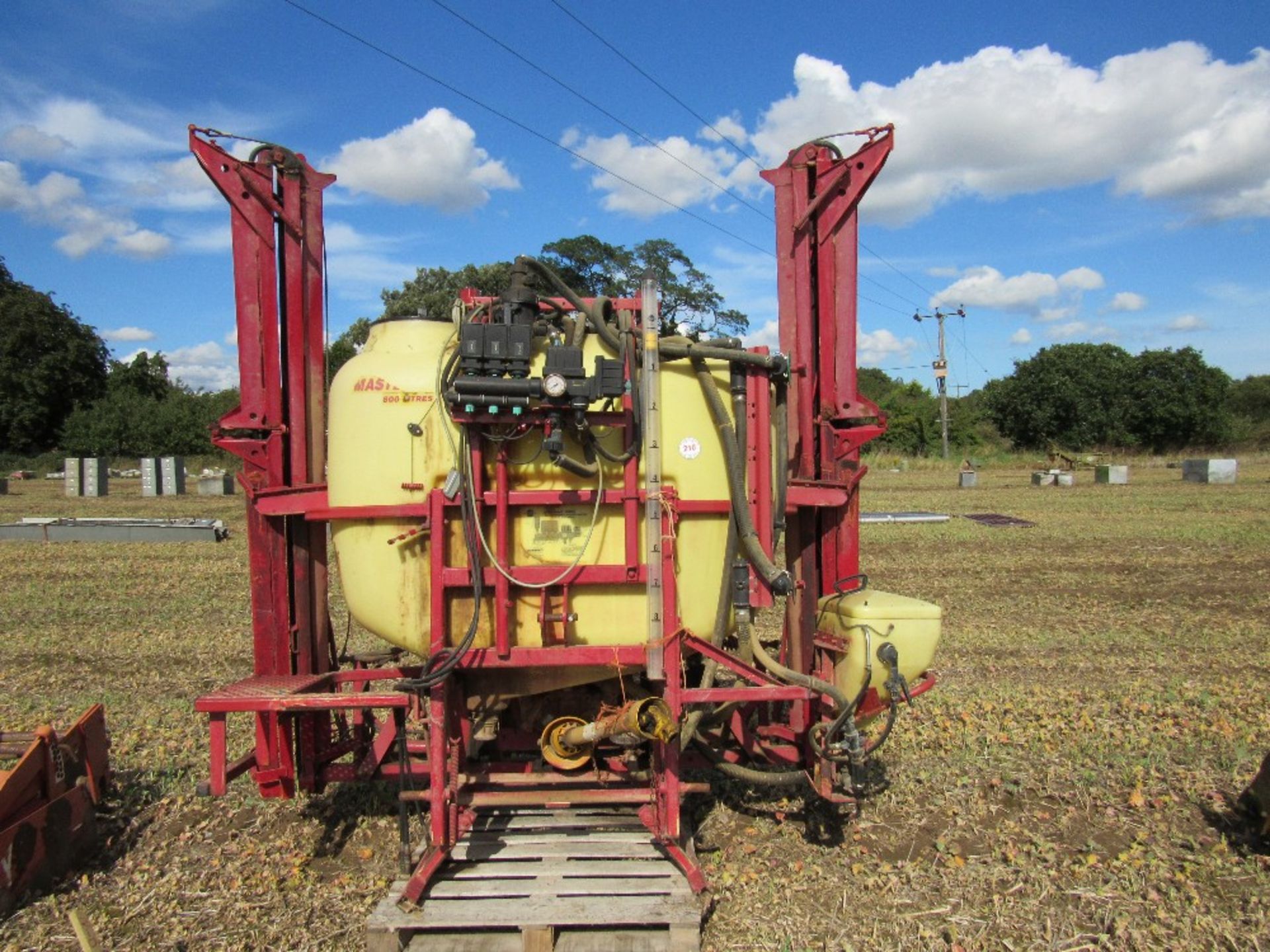 Hardi 800L 12m sprayer,