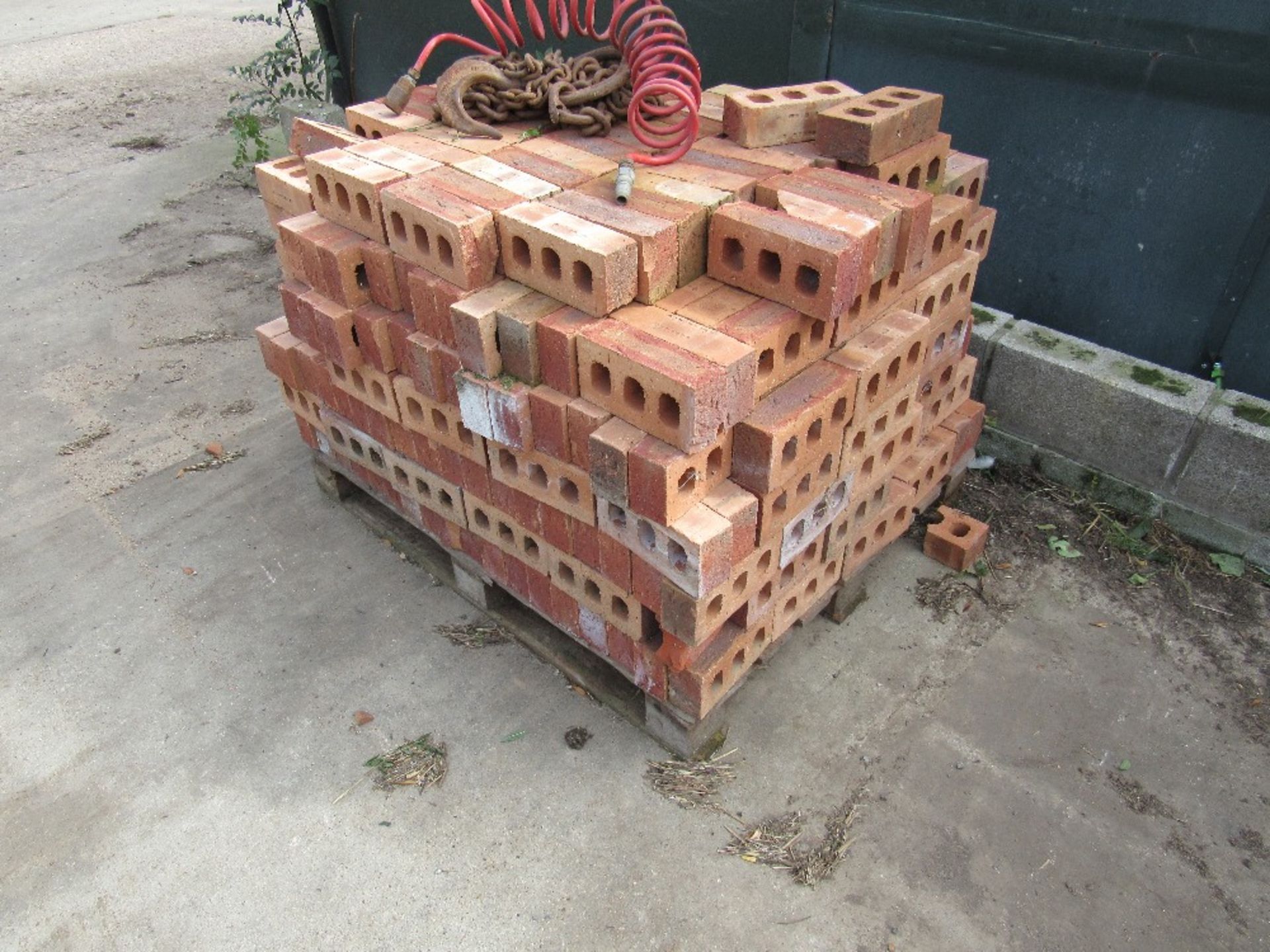 23 x Packs of Ibstock bricks on pallets and 5 x part pallets - Image 4 of 4