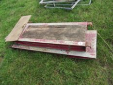 Pair of loading ramps