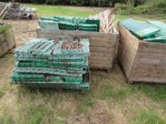 2 x Wooden crates of plastic floors and 1 extra heap